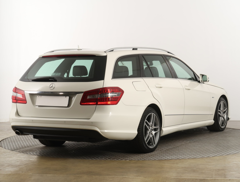Mercedes-Benz E
