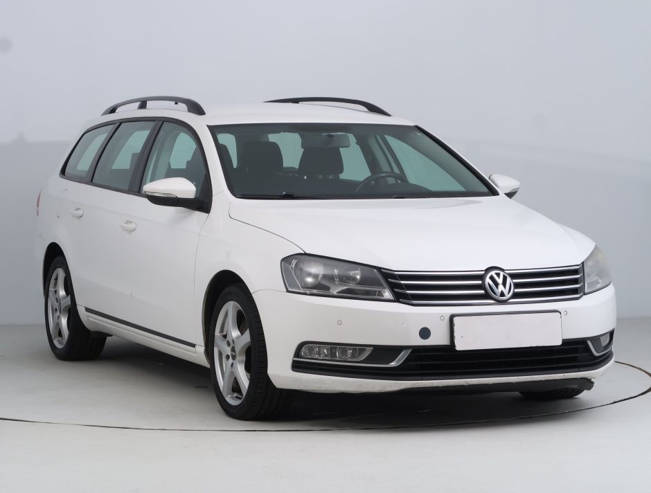 Volkswagen Passat - 2011