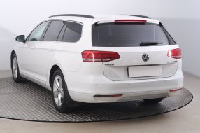 Volkswagen Passat - 2015