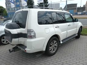 Mitsubishi Pajero - 2016