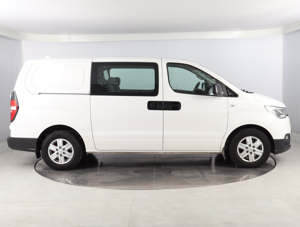Hyundai H-1