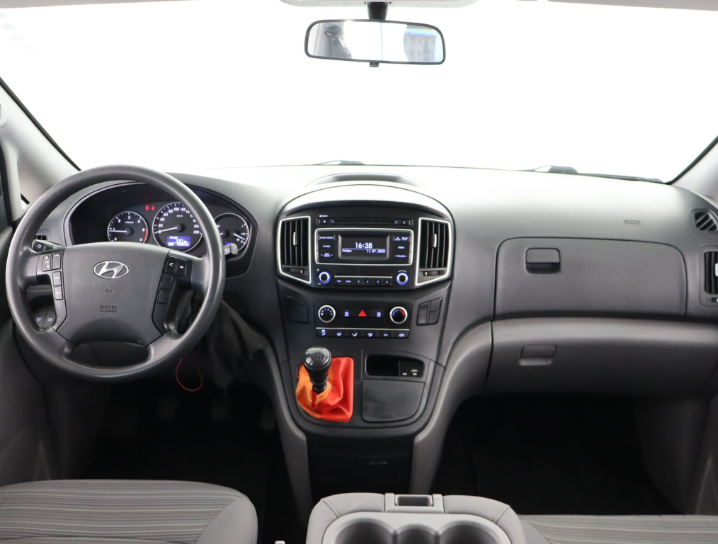 Hyundai H-1