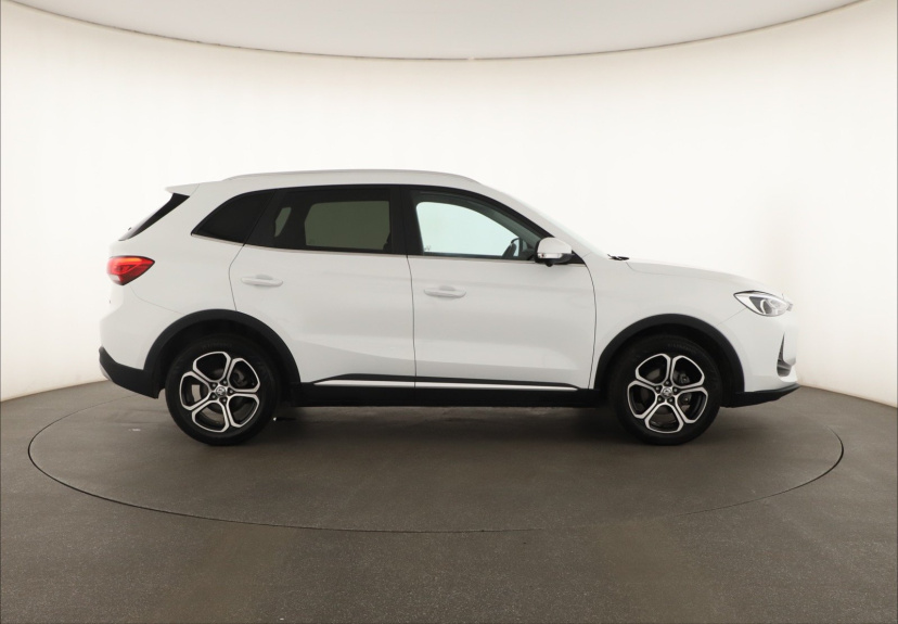 MG ZS SUV, 2025