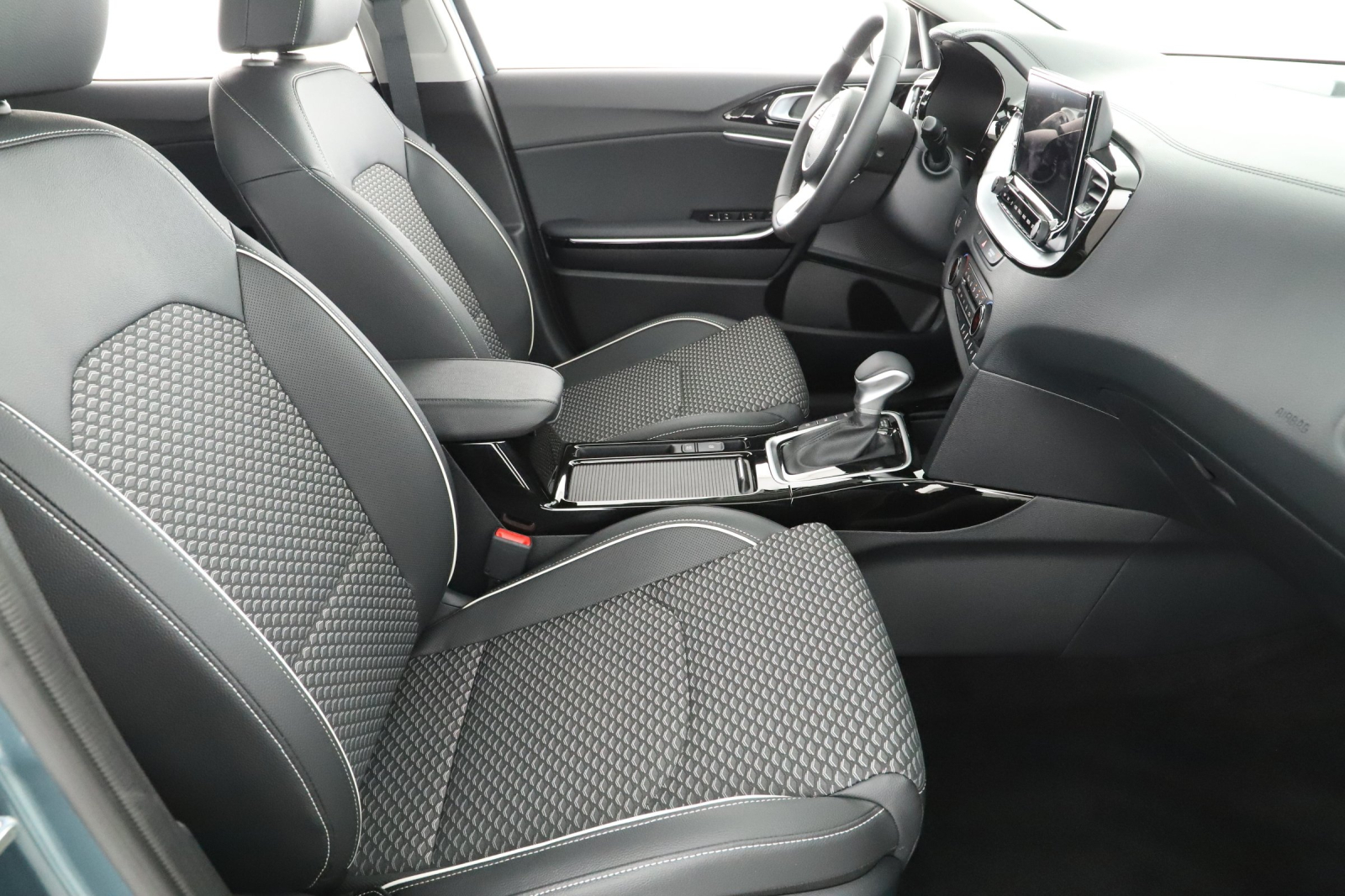Kia XCeed - 2025
