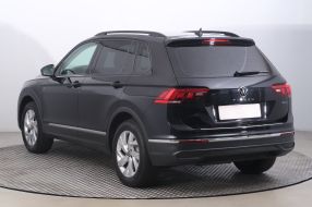 Volkswagen Tiguan - 2021