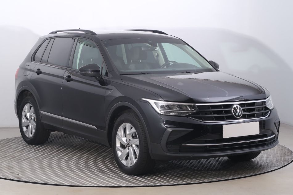 Volkswagen Tiguan - 2021