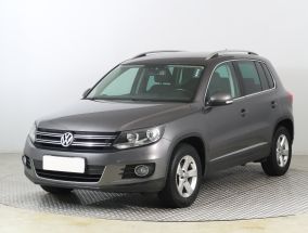 Volkswagen Tiguan - 2015