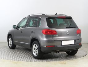 Volkswagen Tiguan - 2015