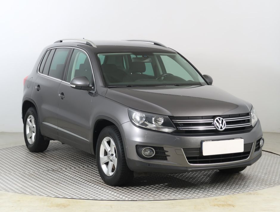 Volkswagen Tiguan - 2015