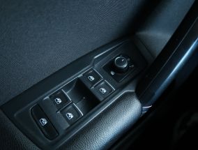 Volkswagen Tiguan - 2016
