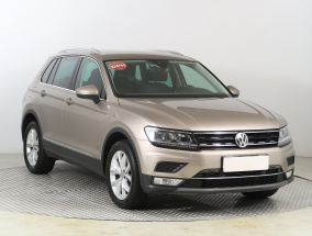Volkswagen Tiguan - 2016