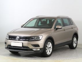 Volkswagen Tiguan - 2016