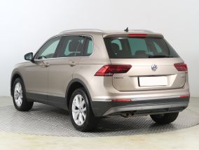 Volkswagen Tiguan - 2016