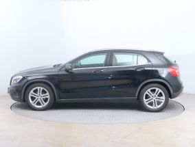 Mercedes-Benz GLA - 2016