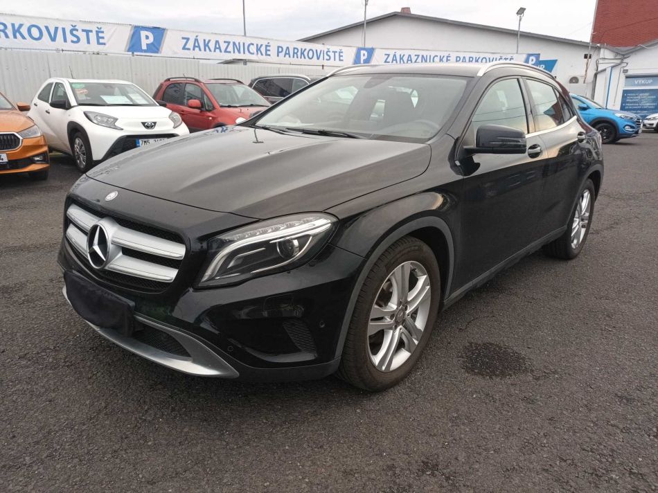 Mercedes-Benz GLA - 2016