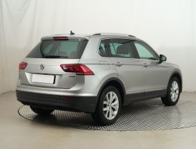 Volkswagen Tiguan - 2020