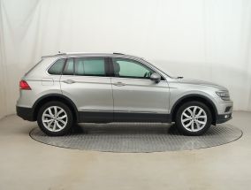 Volkswagen Tiguan - 2020