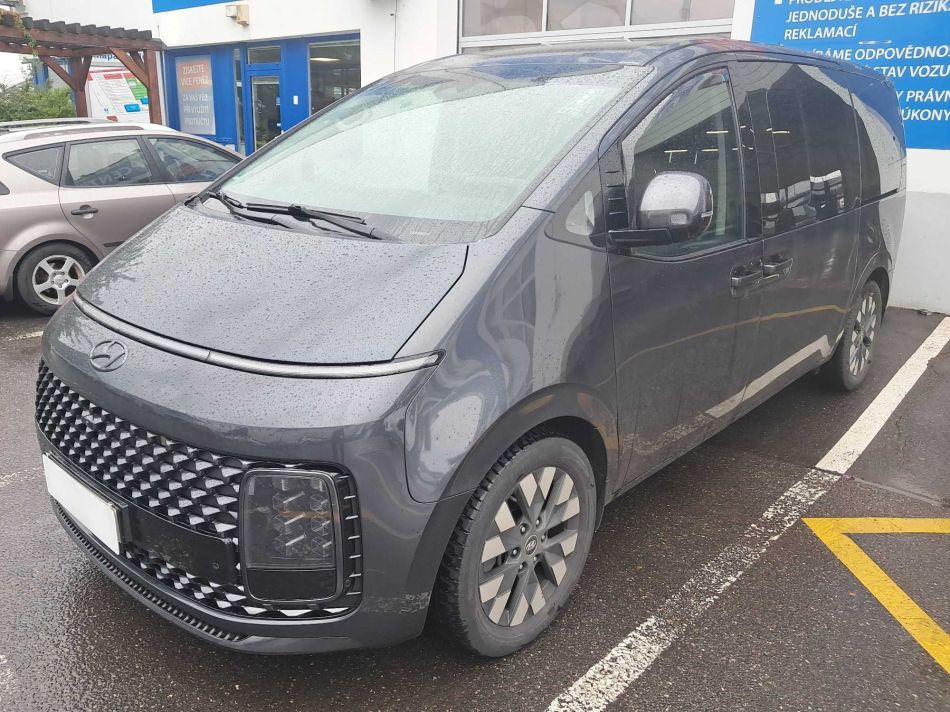 Hyundai Staria - 2021