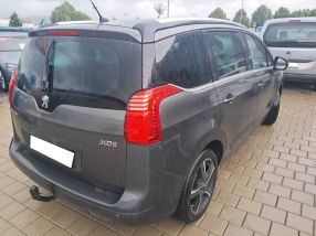 Peugeot 5008 - 2012