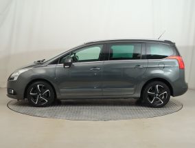 Peugeot 5008 - 2012