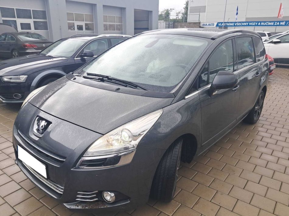 Peugeot 5008 - 2012
