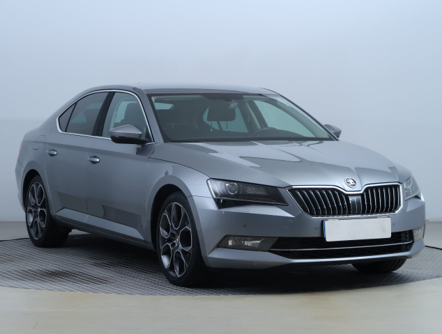 Škoda Superb 2016