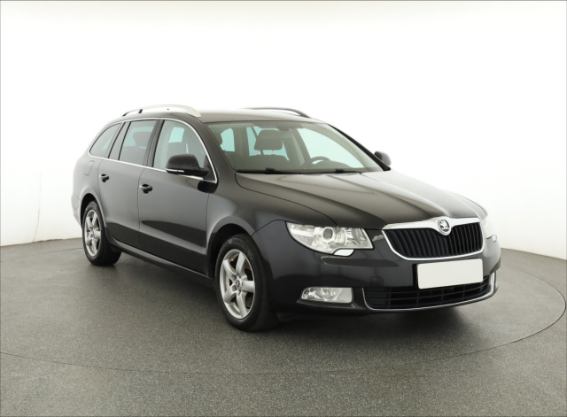 Škoda Superb 2012