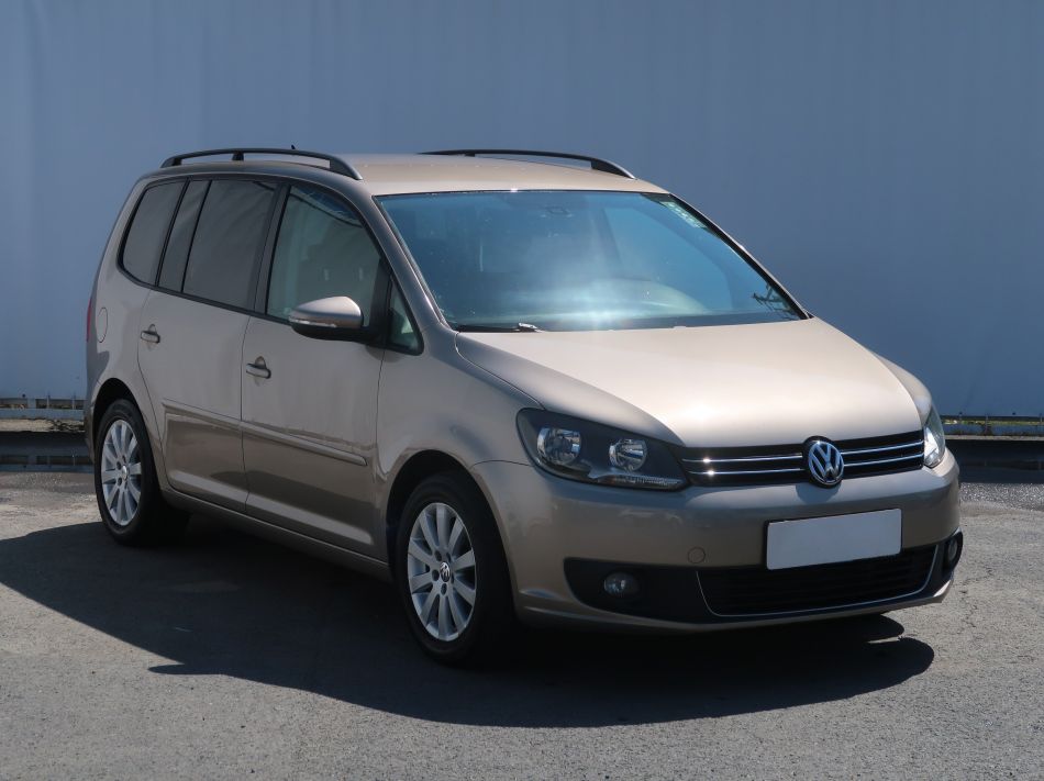Volkswagen Touran - 2011