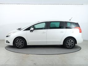 Peugeot 5008 - 2011