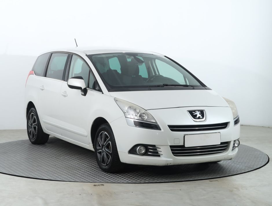 Peugeot 5008 - 2011