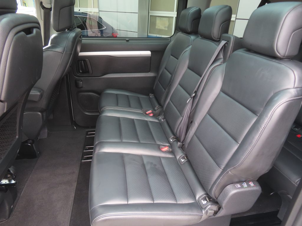 Peugeot Traveller