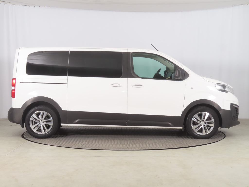 Peugeot Traveller