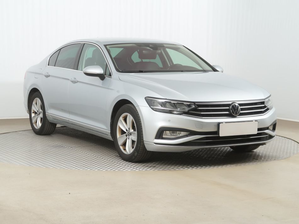 Volkswagen Passat - 2021