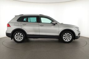 Volkswagen Tiguan - 2018