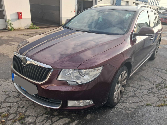 Škoda Superb 2011