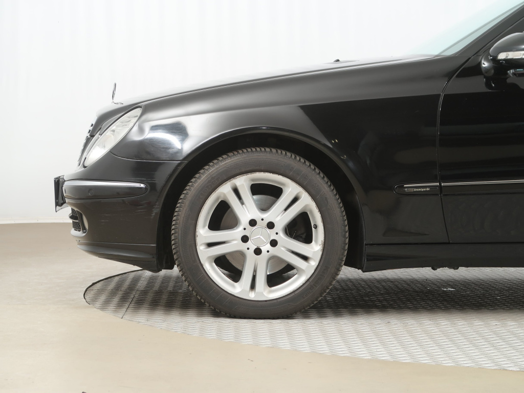 Mercedes-Benz E