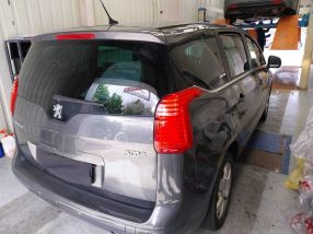 Peugeot 5008 - 2012