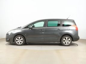 Peugeot 5008 - 2012