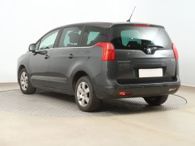 Peugeot 5008 - 2012