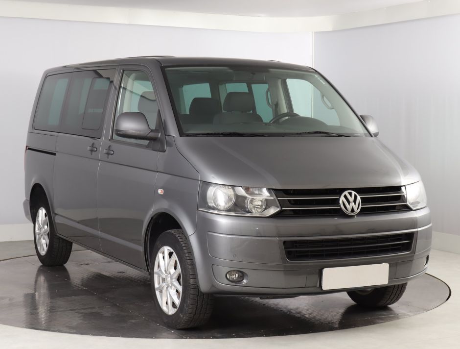 Volkswagen Caravelle - 2011