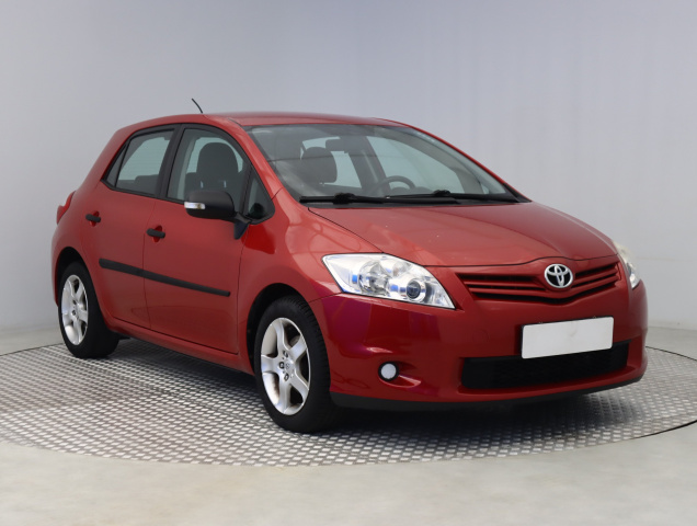 Toyota Auris 2011