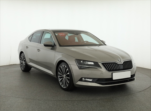 Škoda Superb 2016