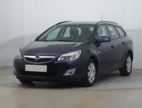 Opel Astra - 2012