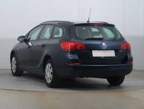 Opel Astra - 2012