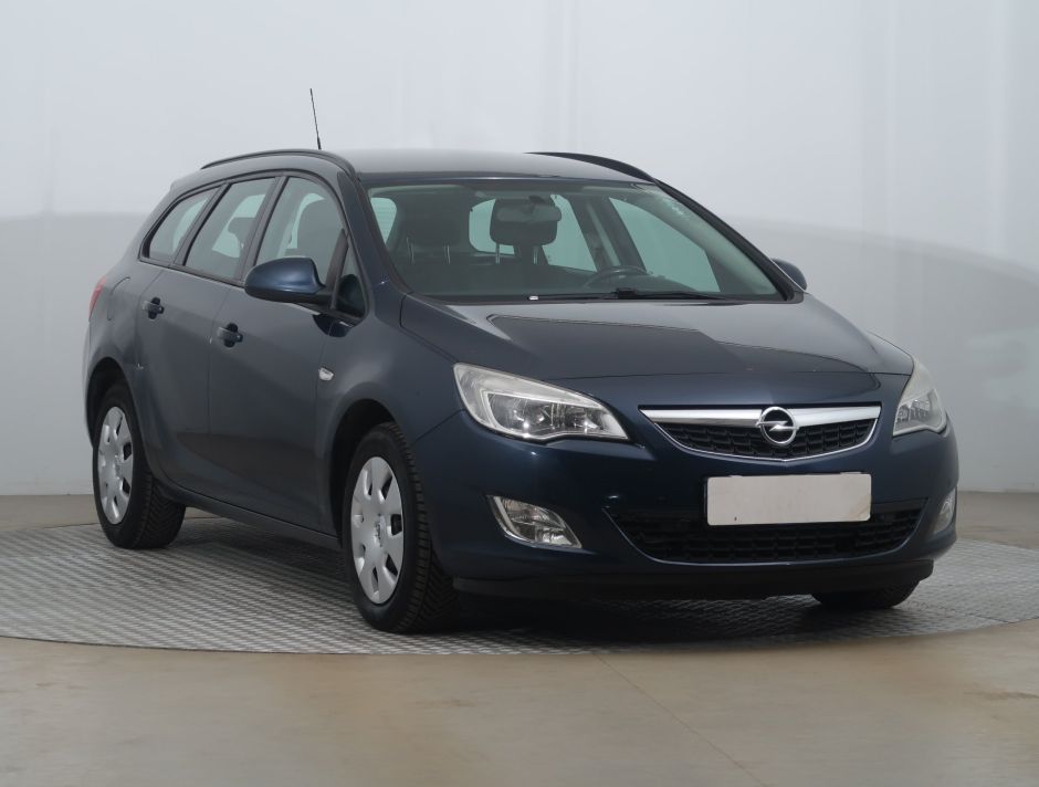 Opel Astra - 2012