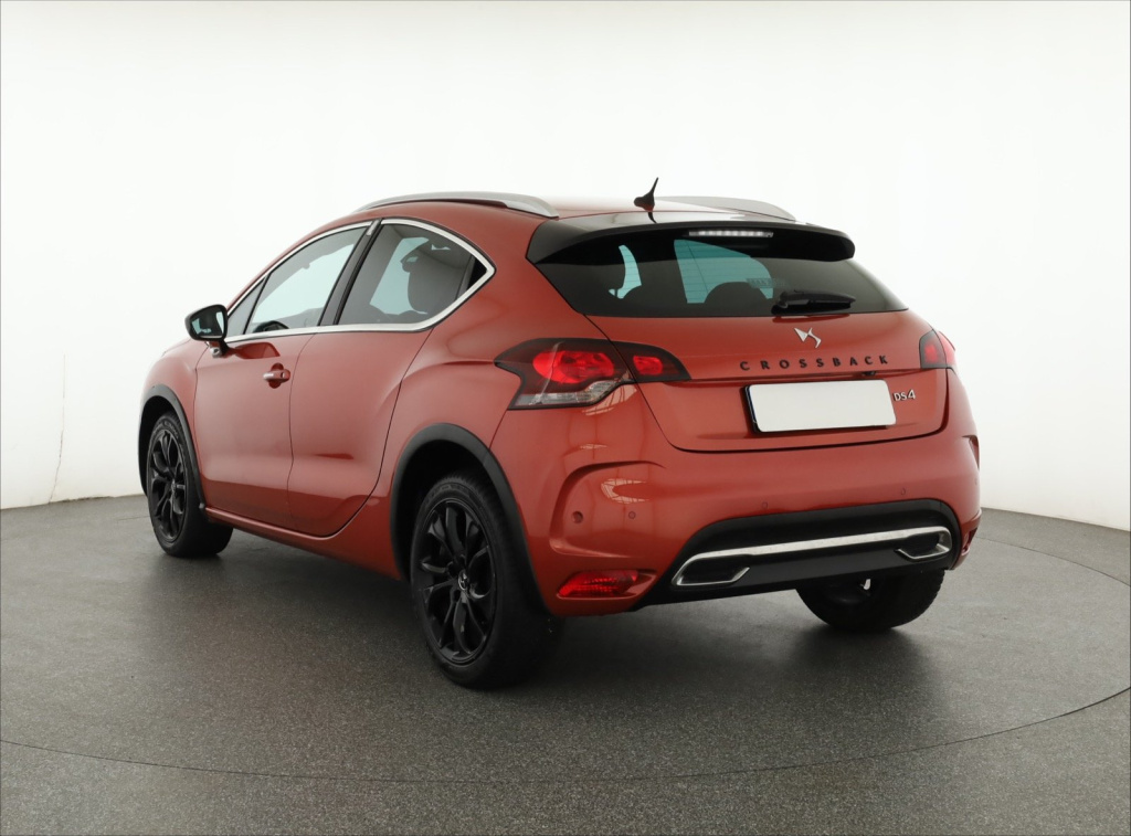 DS 4