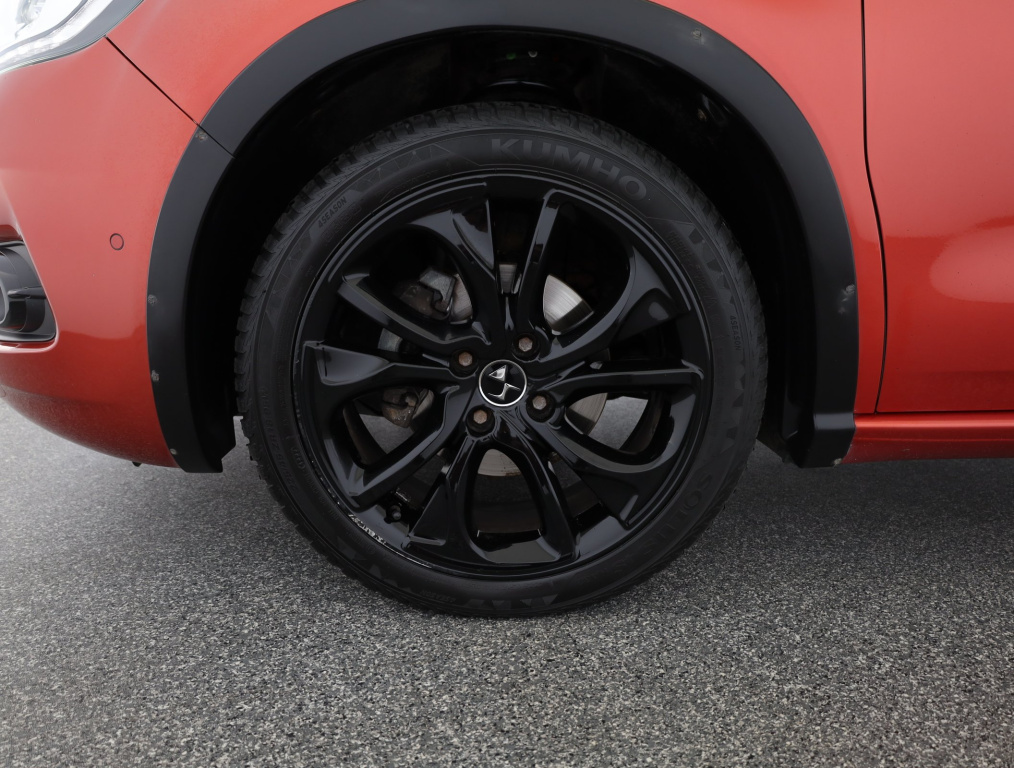 DS 4