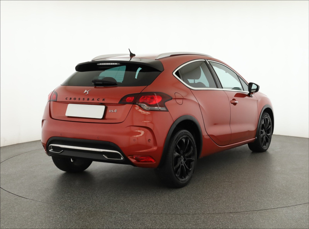 DS 4