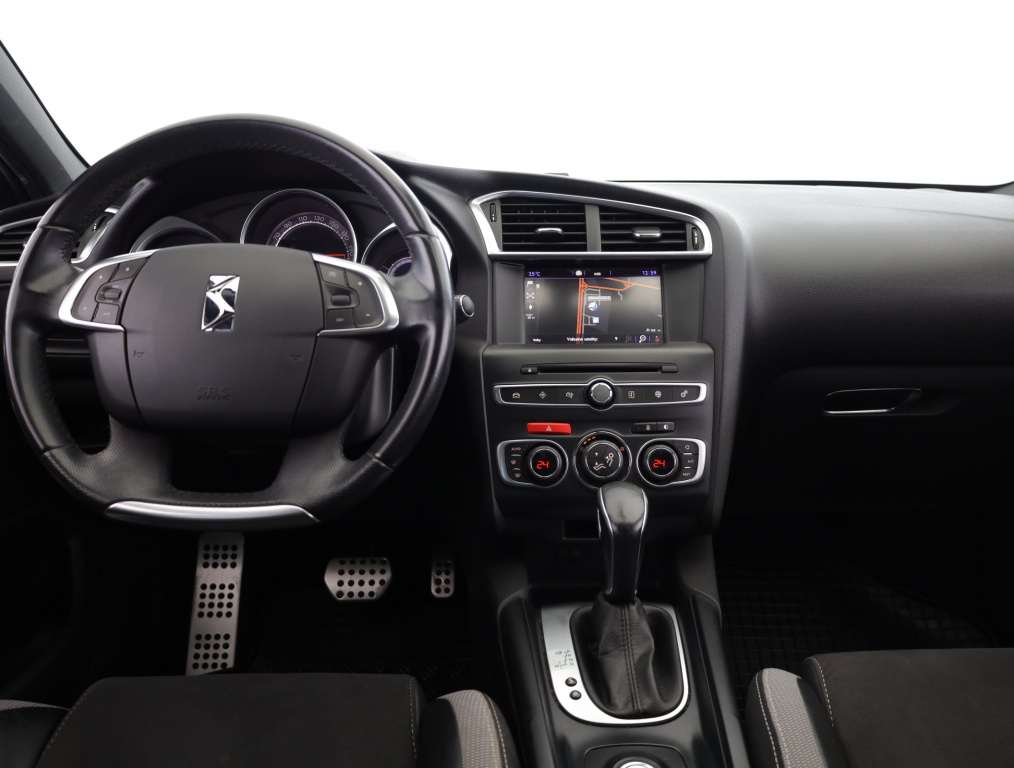DS 4