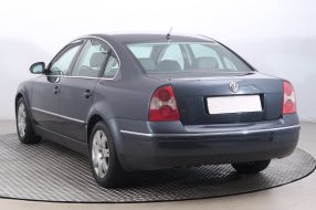 Volkswagen Passat - 2004
